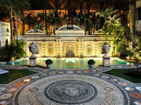 Versace Mansion: From Private Oasis to Miami Icon